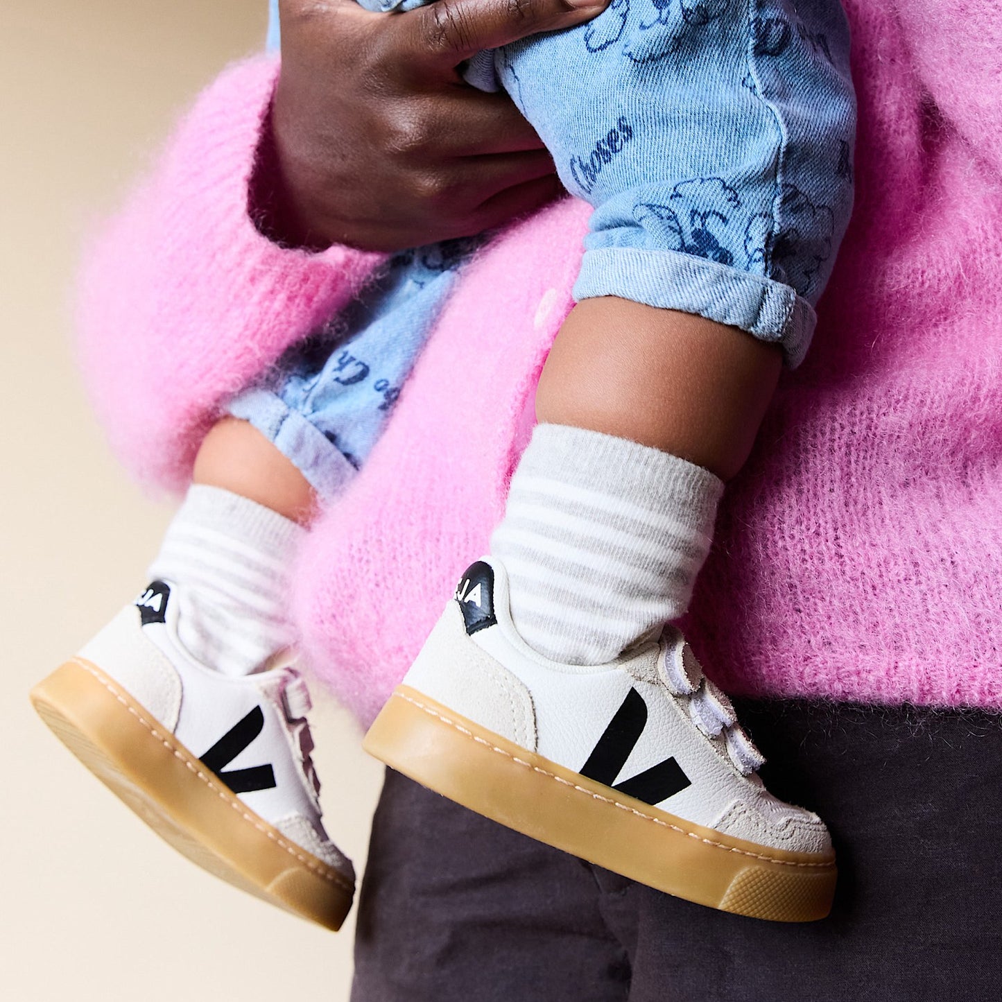 V-90 LEATHER WHITE BLACK NATURAL - VEJA NEAR ME