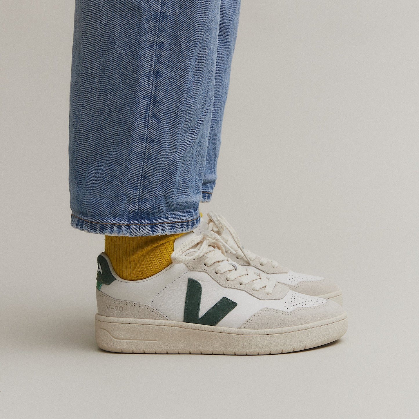 V-90 LEATHER WHITE CYPRUS - VEJA FOR SALE