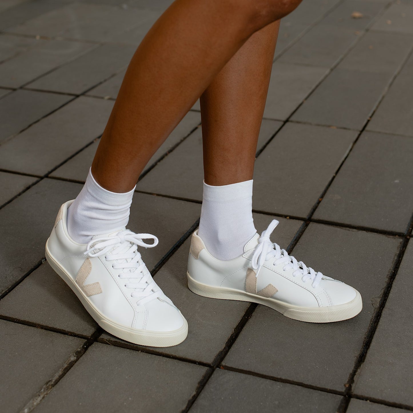 ESPLAR LEATHER WHITE SABLE - VEJA SALE
