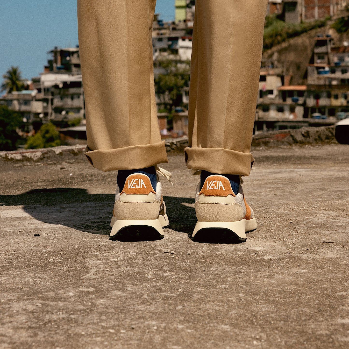 PAULISTANA ALVEOMESH NATURAL UMBER - VEJA SALE