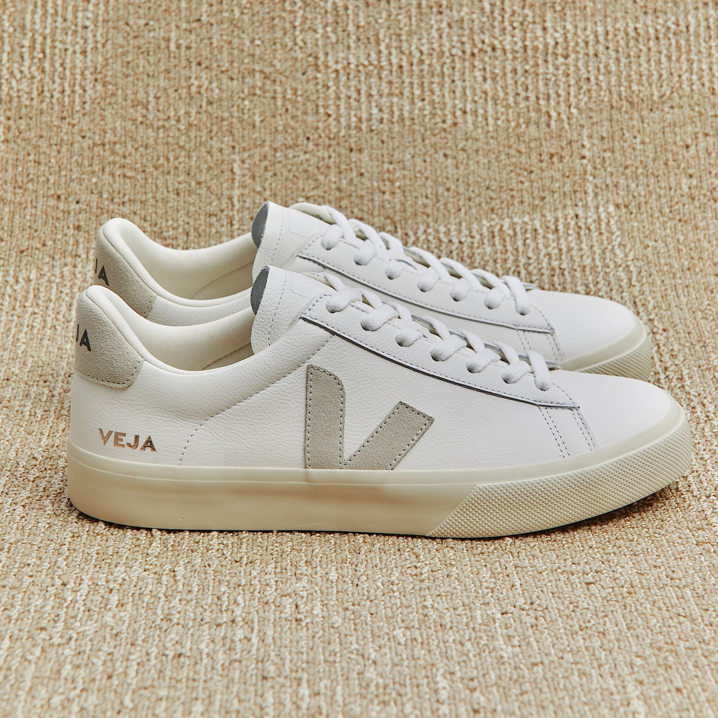 CAMPO LEATHER WHITE NATURAL - VEJA FOR SALE