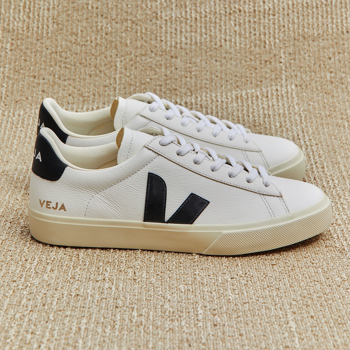 CAMPO LEATHER WHITE BLACK - VEJA ON SALE