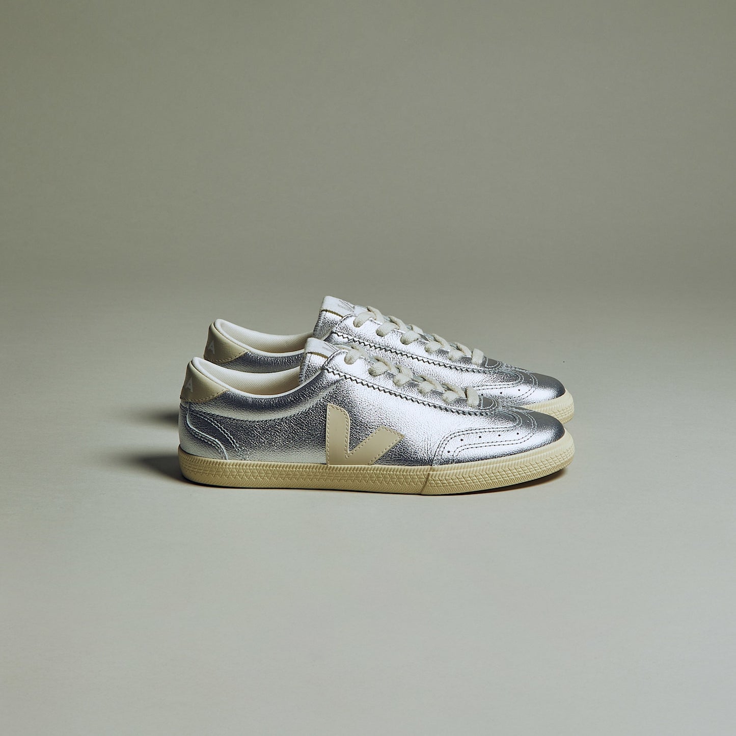 VOLLEY LEATHER SILVER PIERRE - VEJA FOR SALE