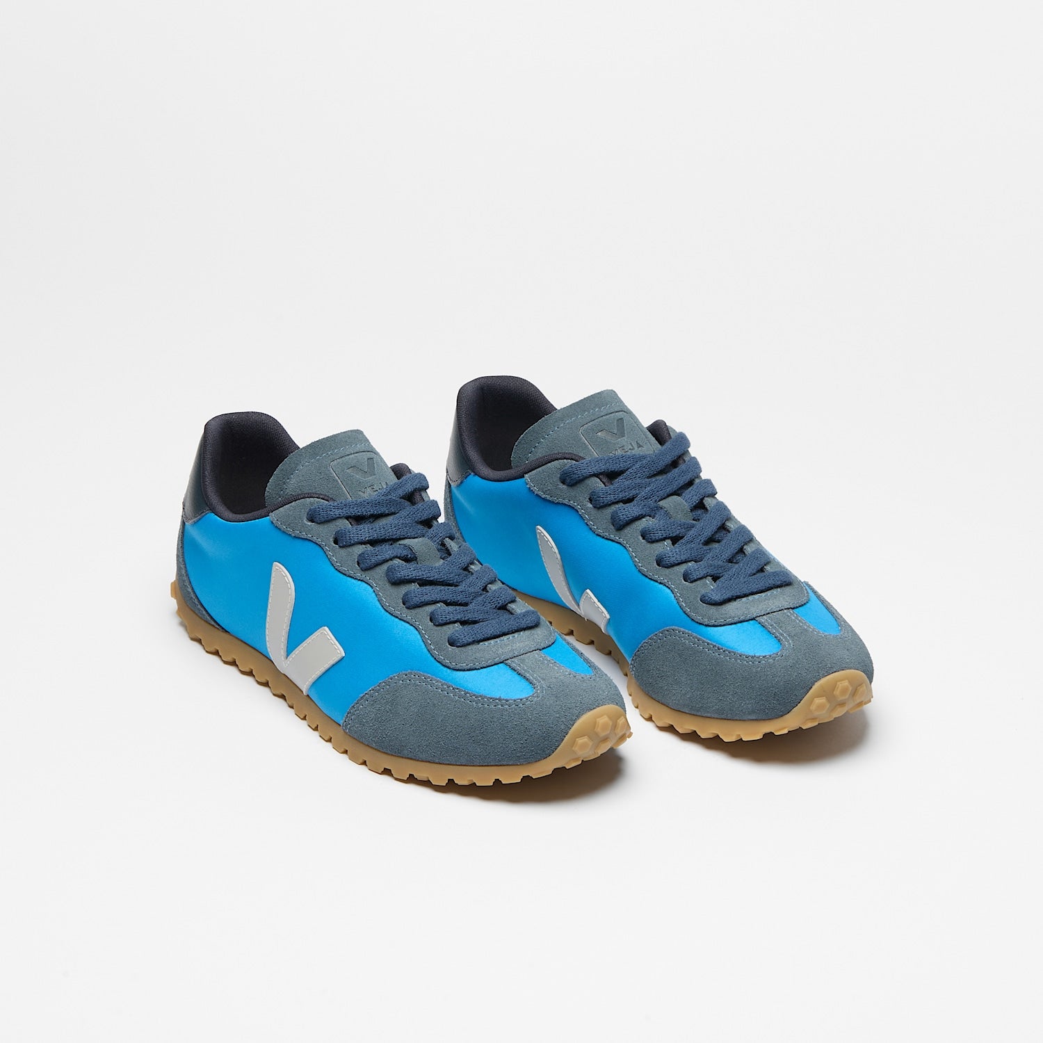 GT NOLYN EGEE LIGHT GREY - VEJA NEAR ME