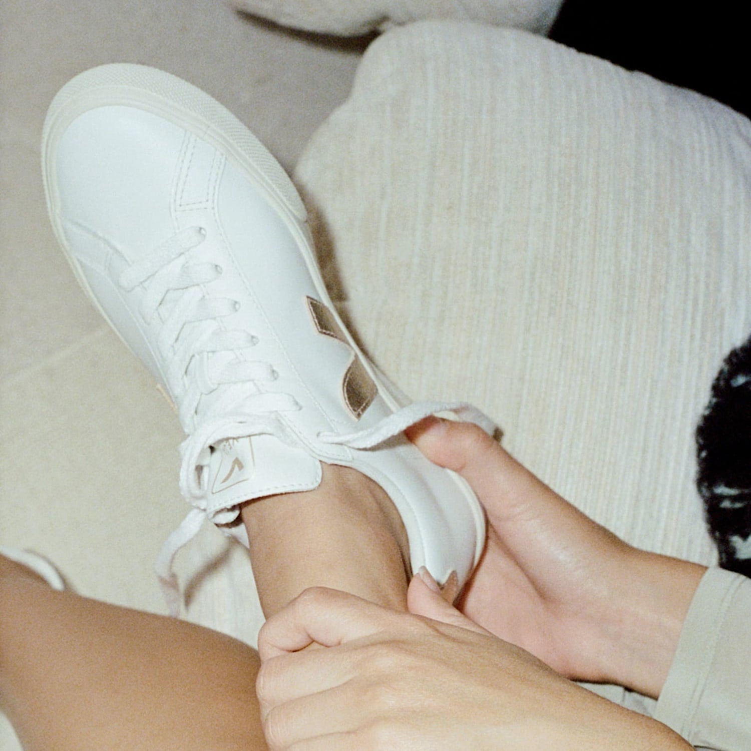 CAMPO LEATHER WHITE PLATINE - VEJA ON SALE