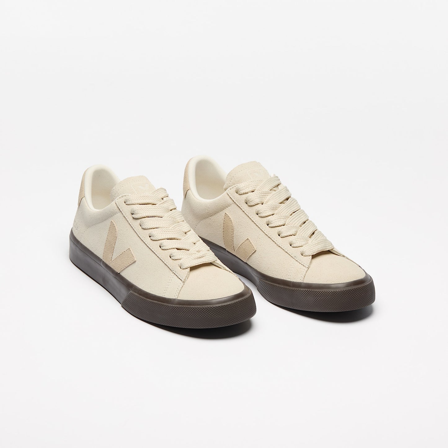 CAMPO BOLD SUEDE PIERRE ALMOND EAGLE - VEJA DISCOUNT