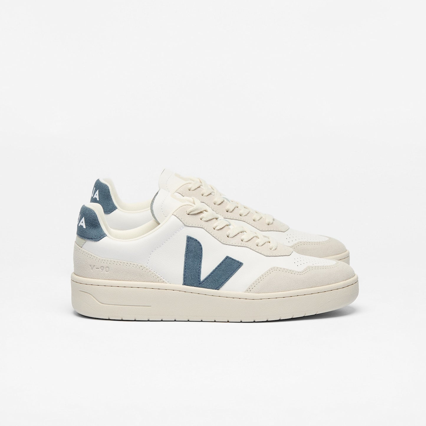 V-90 LEATHER WHITE CALIFORNIA - VEJA ON SALE
