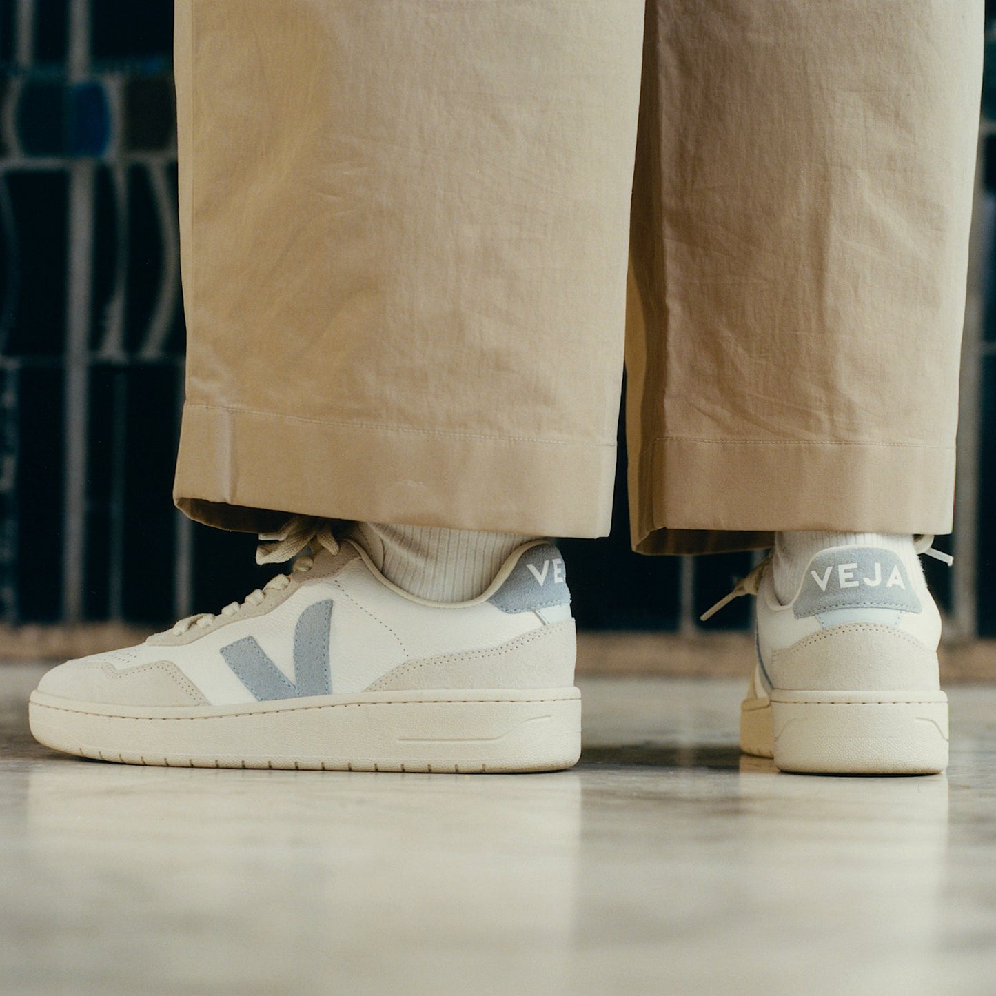 V-90 LEATHER WHITE STEEL - VEJA FOR SALE