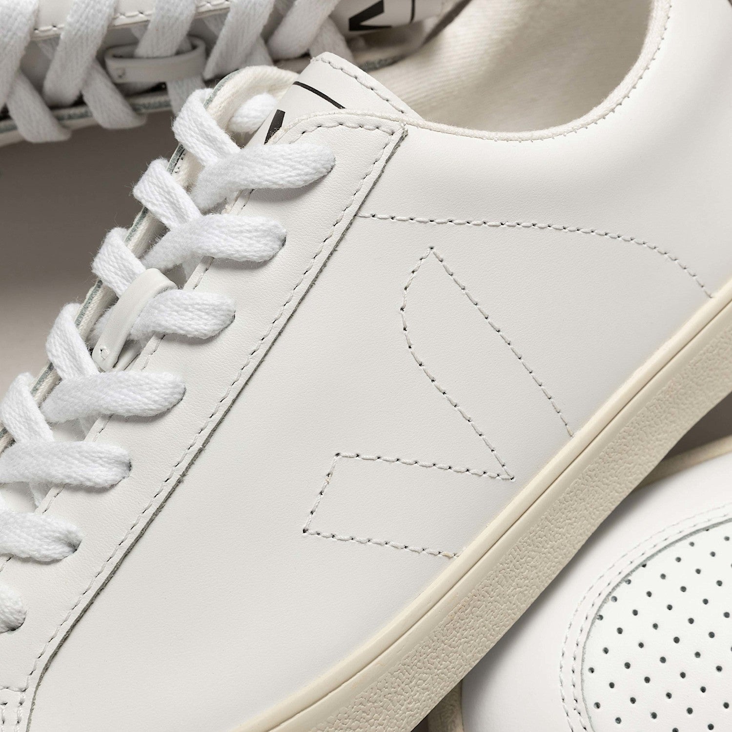 ESPLAR LEATHER WHITE - VEJA ON SALE