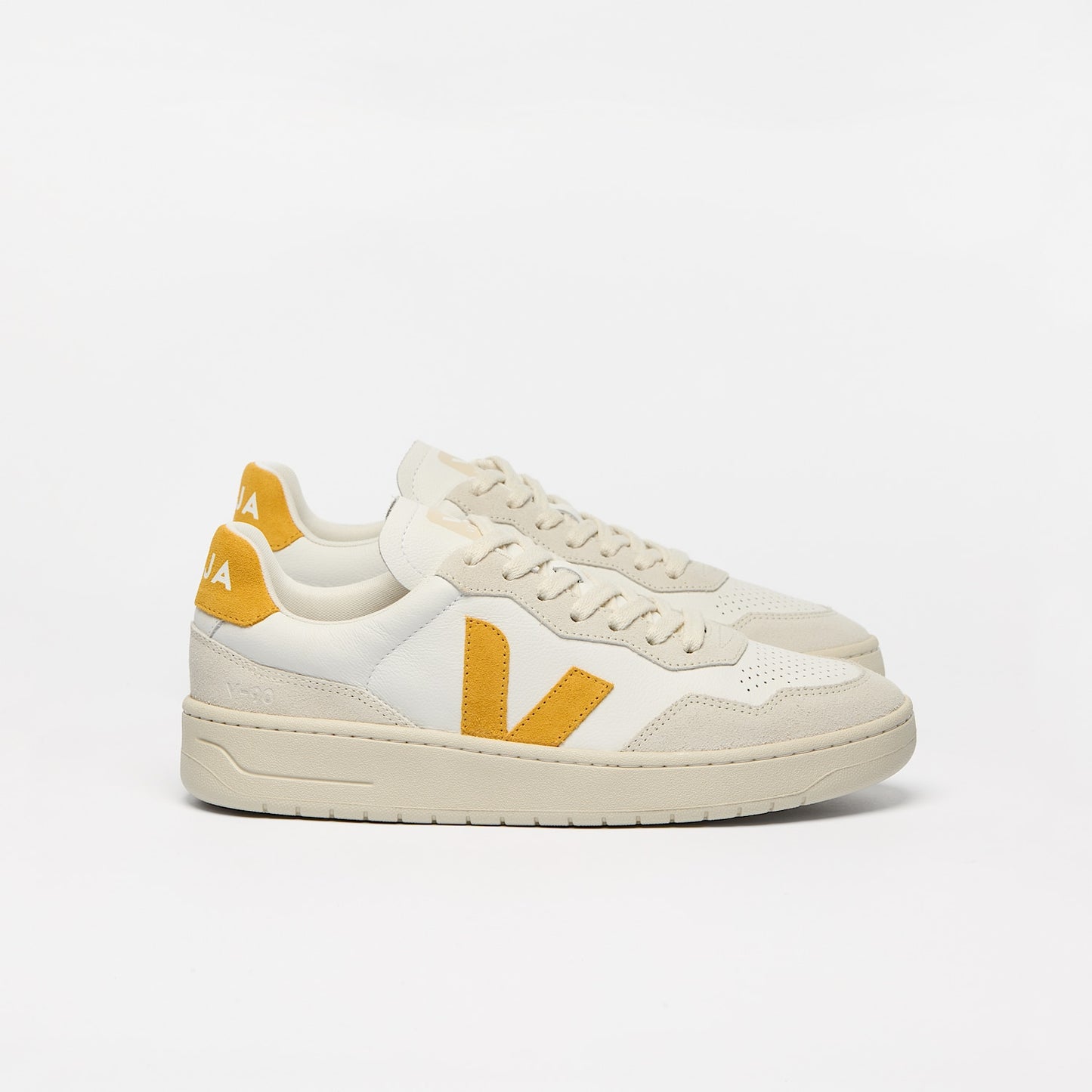 V-90 LEATHER WHITE SAFRAN - VEJA ONLINE