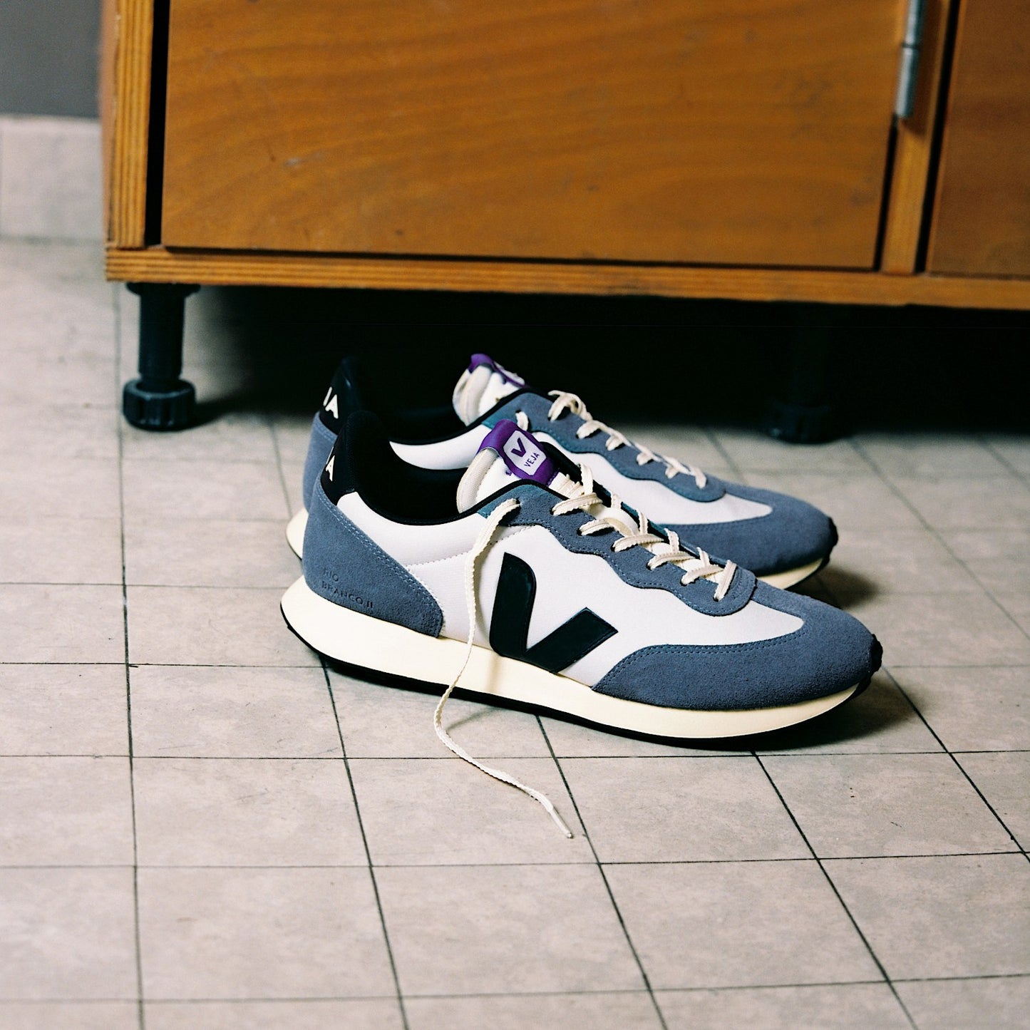 RIO BRANCO II NOLYN NATURAL BLACK CALIFORNIA - VEJA ON SALE