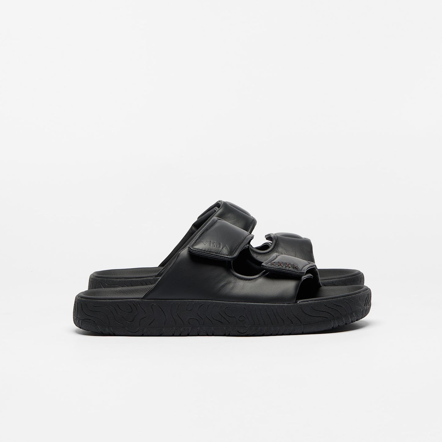 ETNA BOLD LEATHER FULL BLACK - VEJA NEAR ME