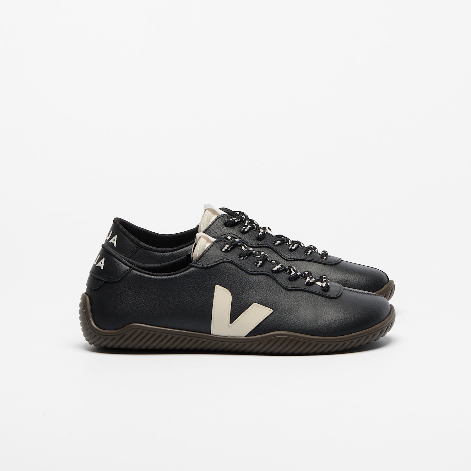 JITSU LEATHER BLACK PIERRE EAGLE - VEJA FOR SALE