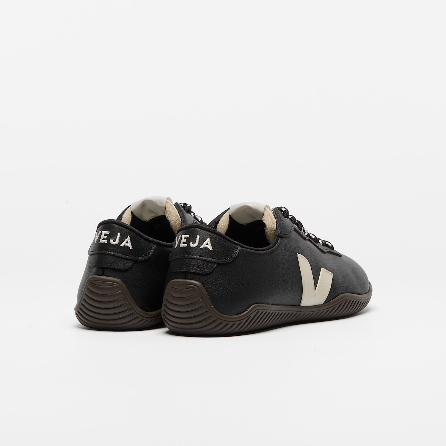 JITSU LEATHER BLACK PIERRE EAGLE - VEJA FOR SALE