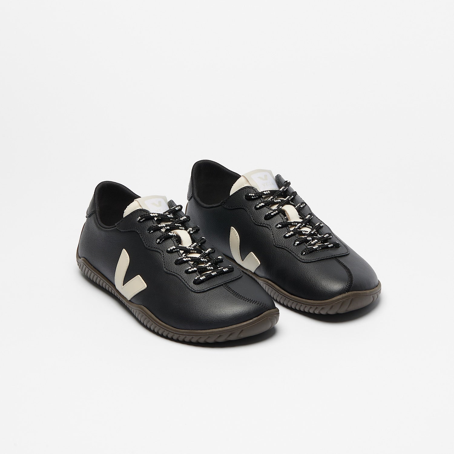 JITSU LEATHER BLACK PIERRE EAGLE - VEJA FOR SALE