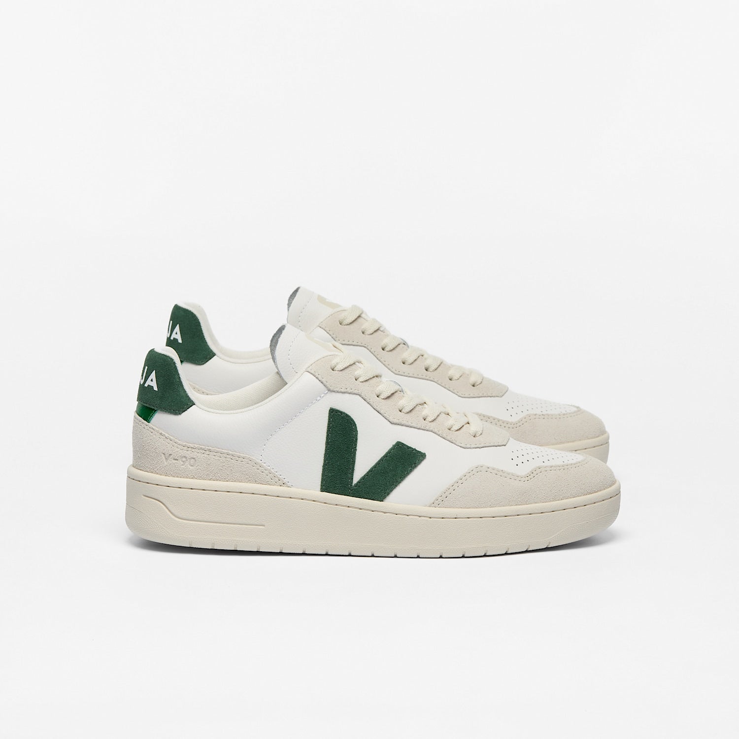 V-90 LEATHER WHITE CYPRUS - VEJA FOR SALE