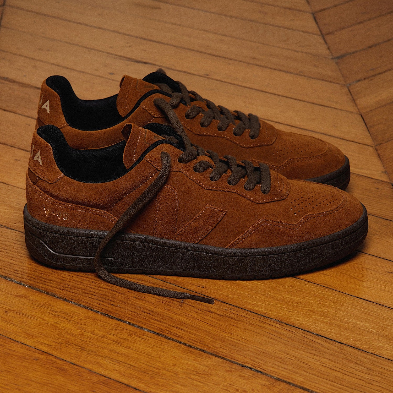 V-90 SUEDE FULL COGNAC EAGLE - VEJA NEAR ME