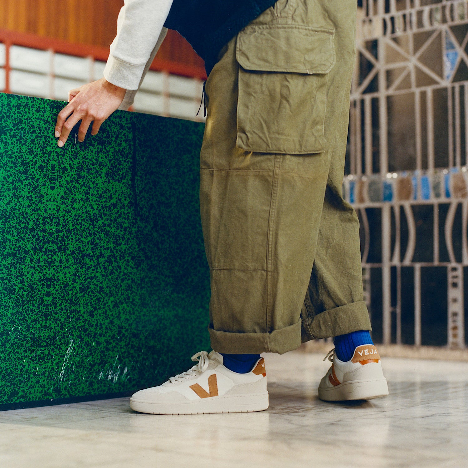 V-90 LEATHER WHITE UMBER - VEJA SALE