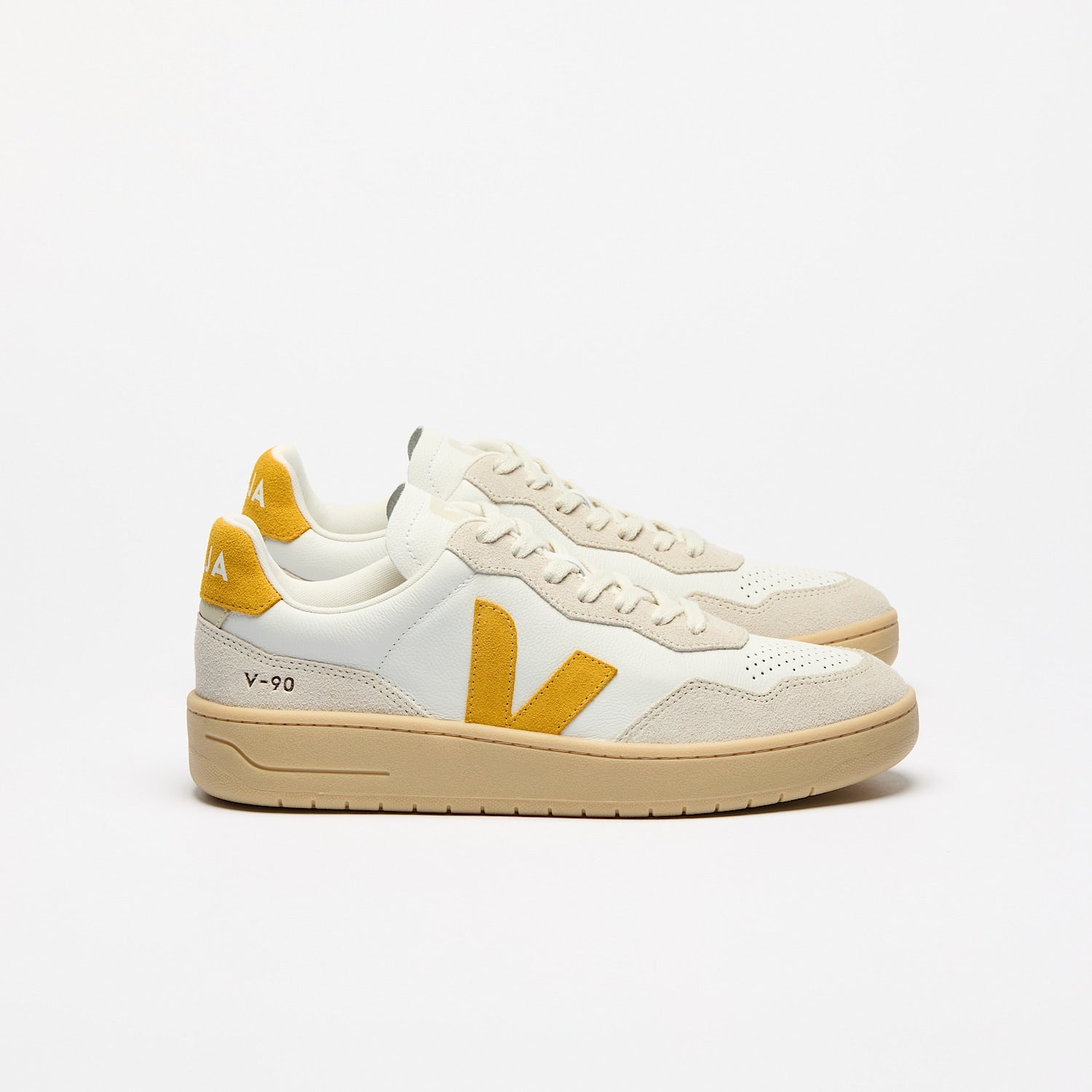 V-90 LEATHER WHITE TOSCANE NATURAL - VEJA SALE
