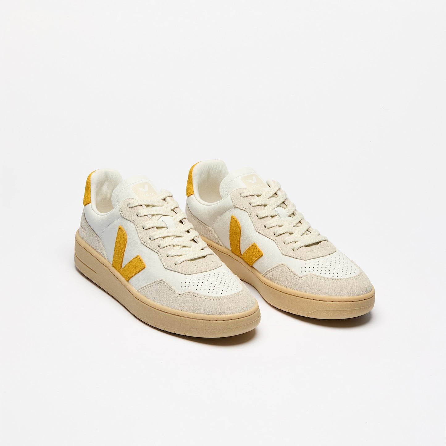 V-90 LEATHER WHITE TOSCANE NATURAL - VEJA SALE