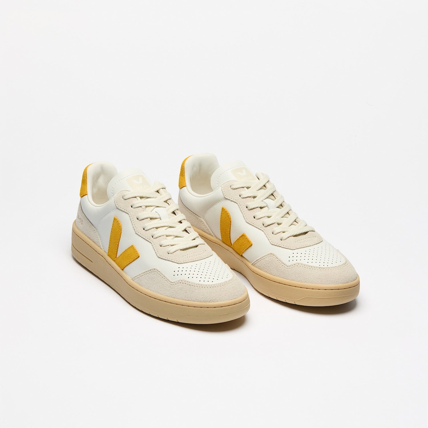 V-90 LEATHER WHITE TOSCANE NATURAL - VEJA SALE