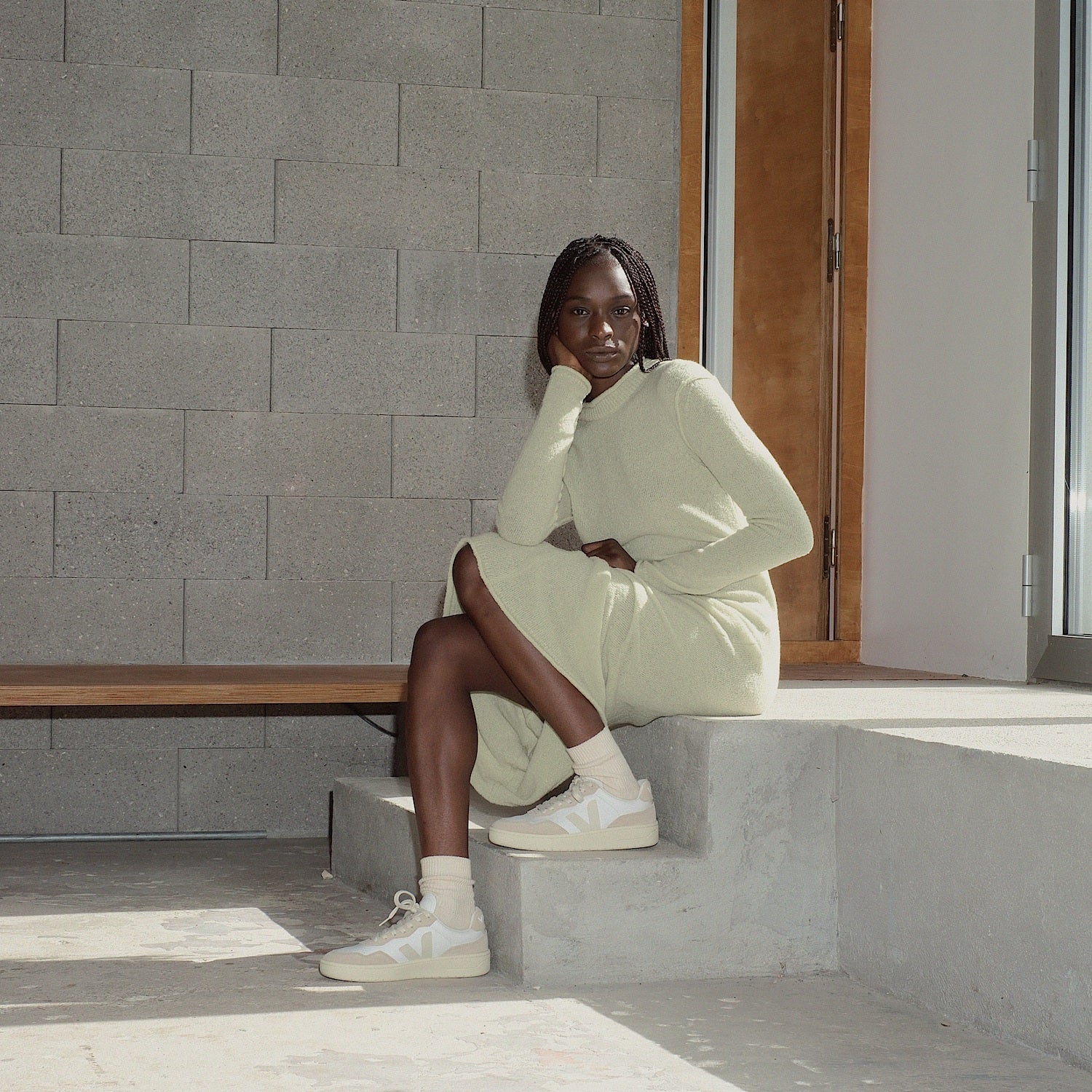 V-90 LEATHER WHITE PIERRE - VEJA ON SALE
