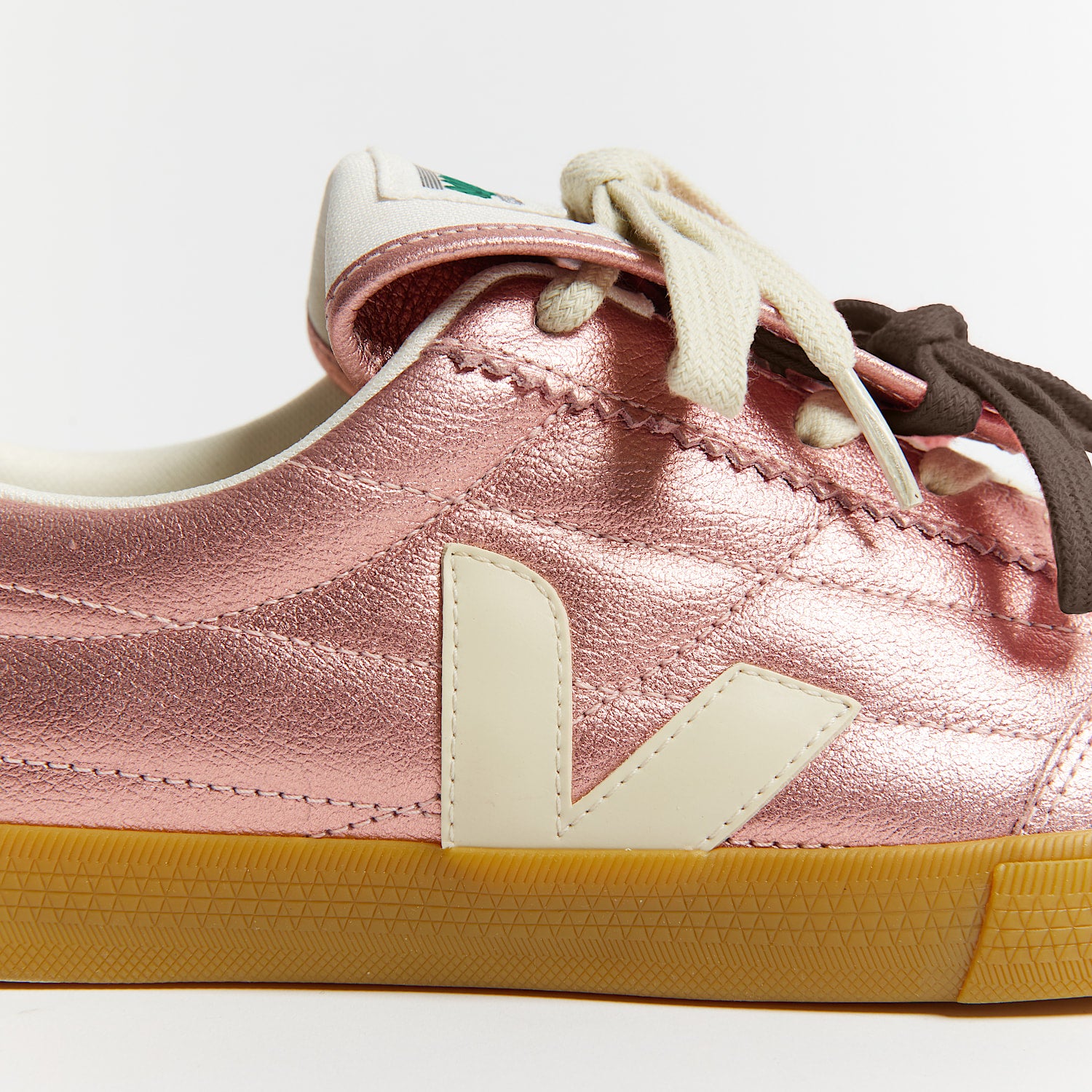 PANENKA LEATHER VEJA X MAGLIANO NACRE - VEJA US