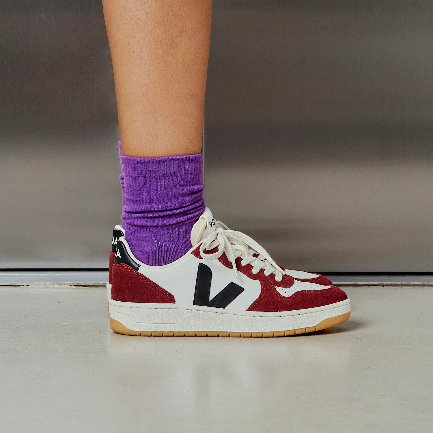 V-10 LEATHER WHITE BLACK AMARANTE - VEJA ONLINE
