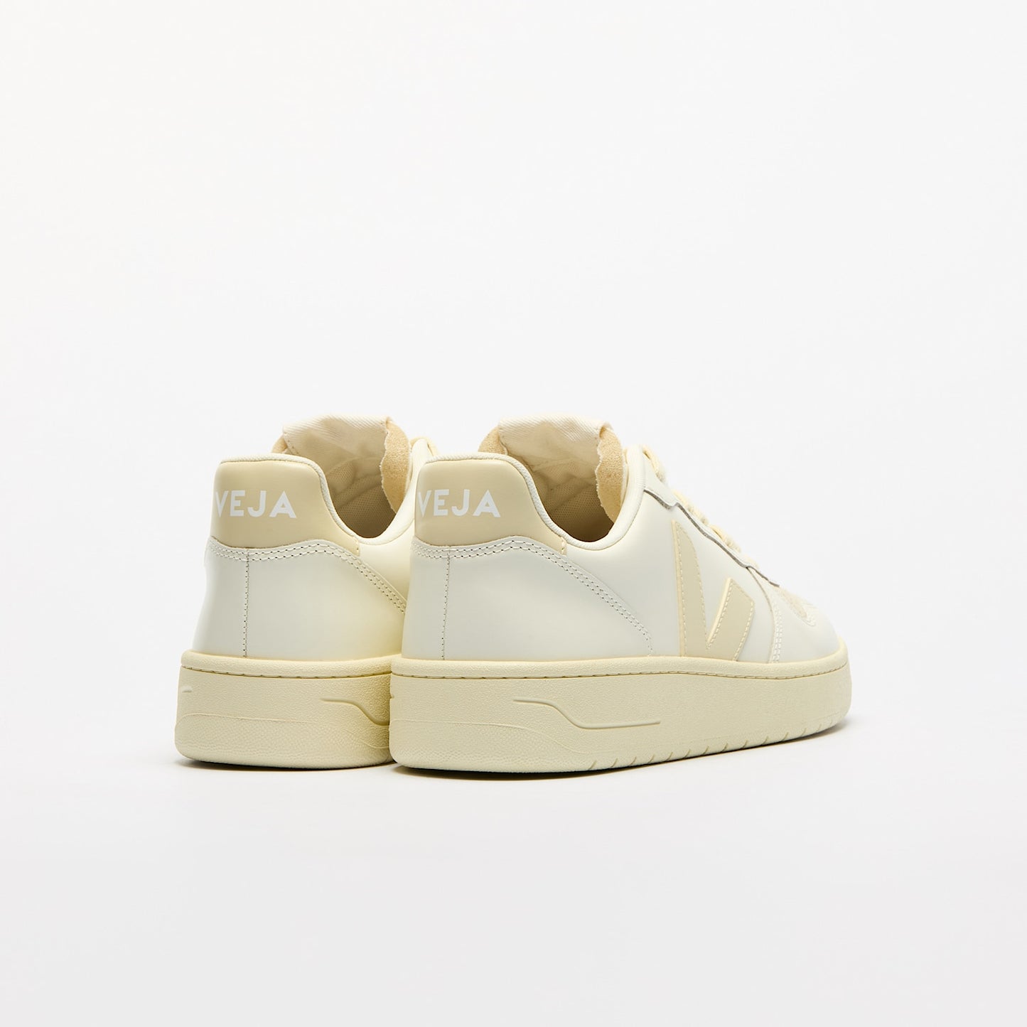 V-10 LEATHER PURE CALCAIRE - VEJA DISCOUNT