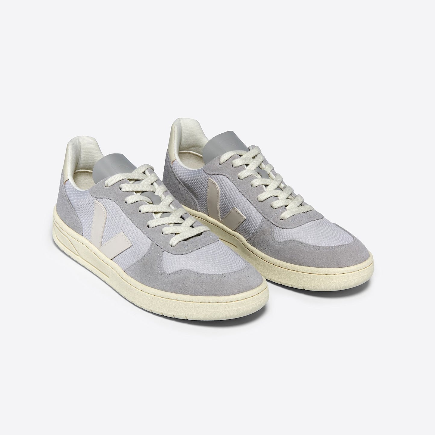 V-10 ALVEOMESH LIGHT GREY PIERRE - VEJA SALE
