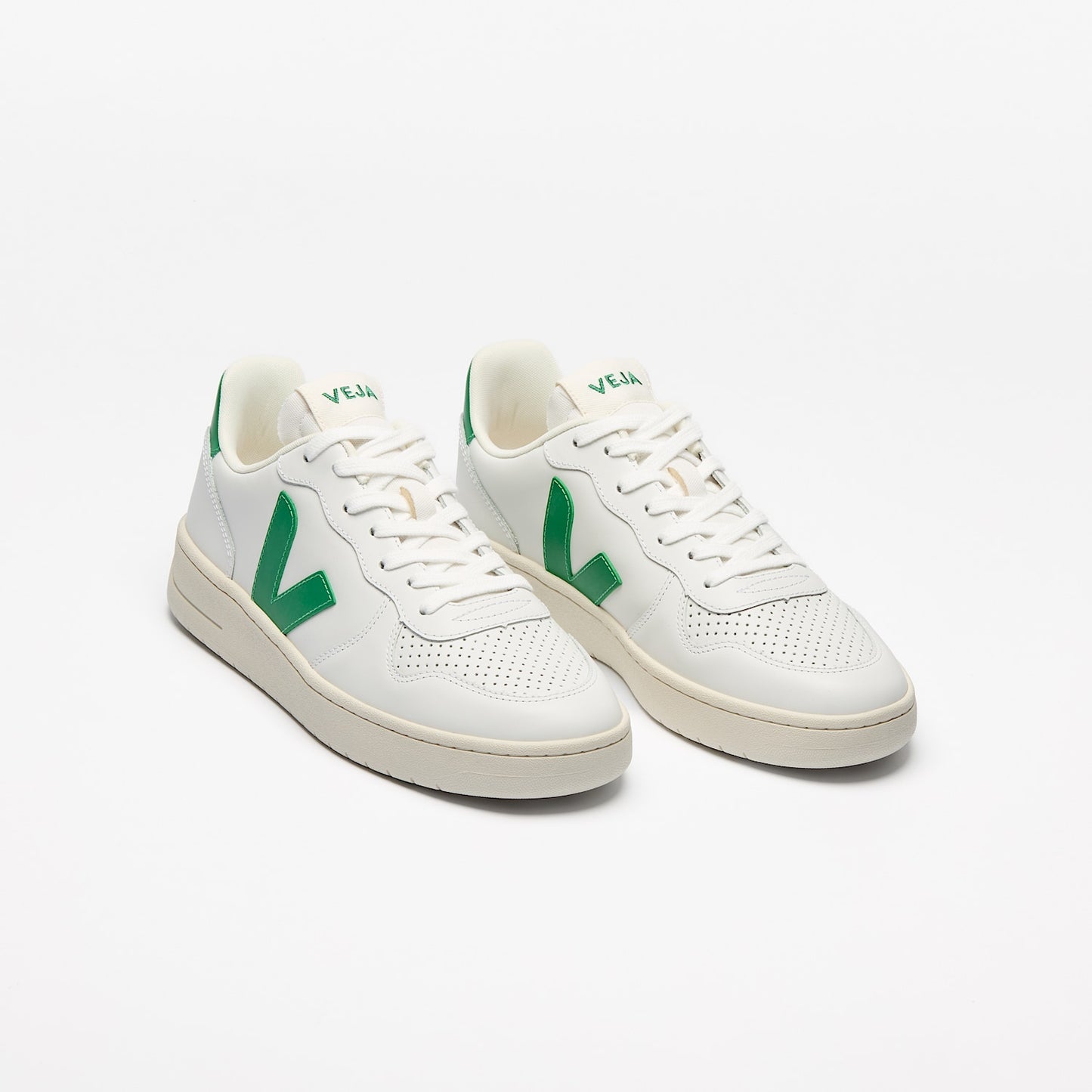 V-10 LEATHER WHITE EMERAUDE - VEJA US