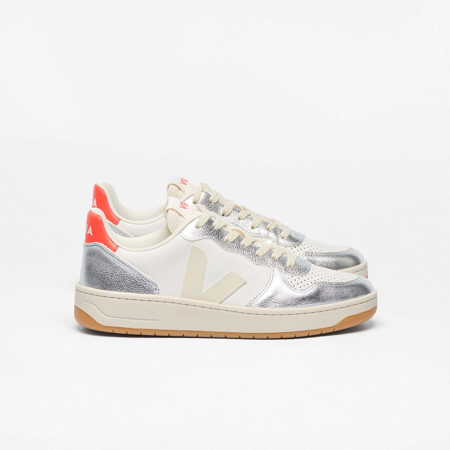V-10 LEATHER WHITE PIERRE SILVER - VEJA DISCOUNT