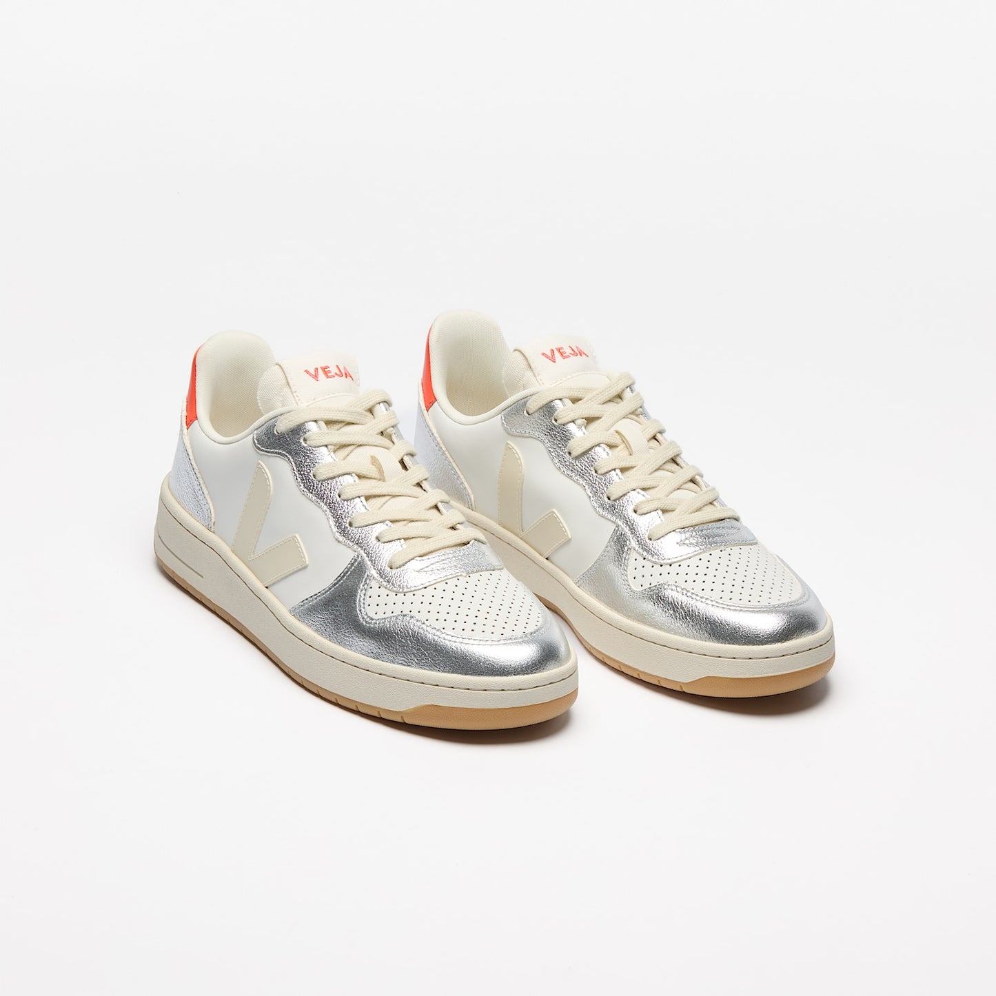 V-10 LEATHER WHITE PIERRE SILVER - VEJA DISCOUNT