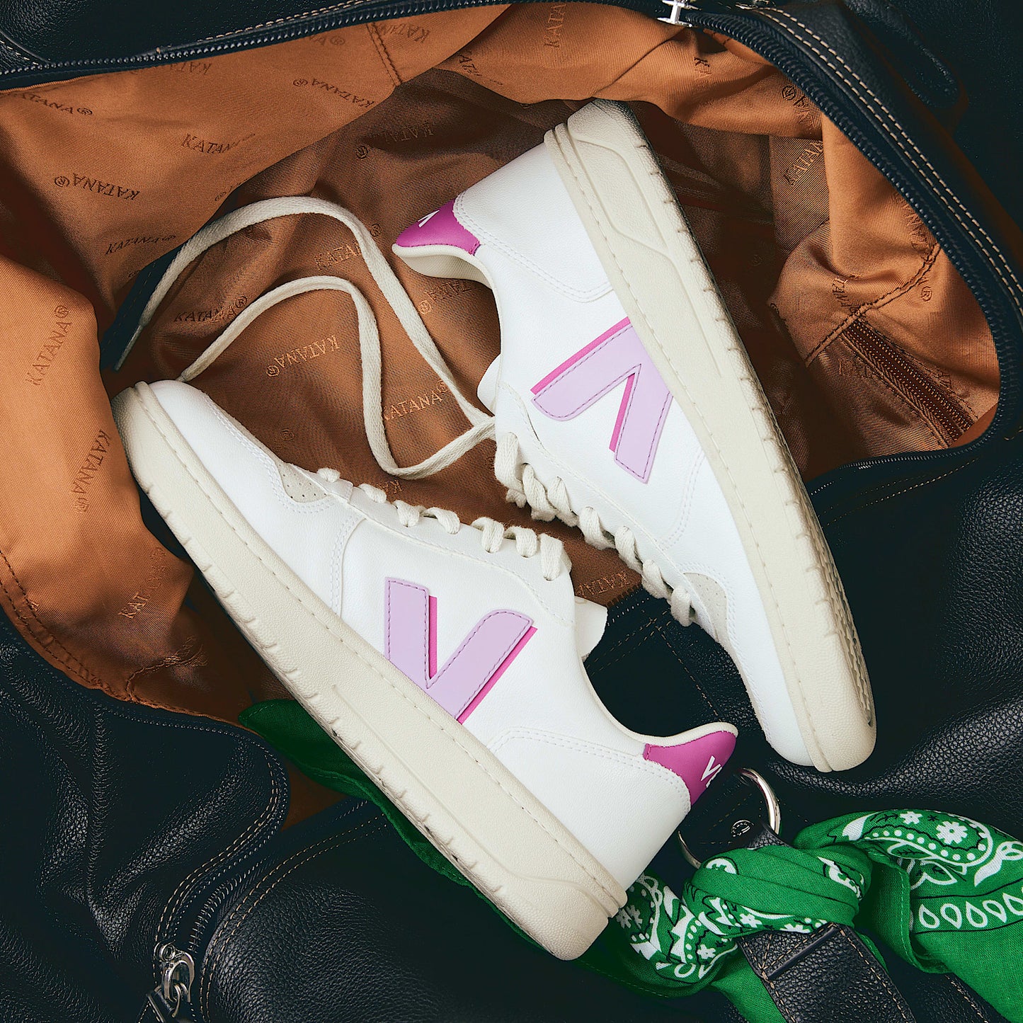 V-10 CWL WHITE ORCHID ULTRAVIOLET - VEJA NEAR ME