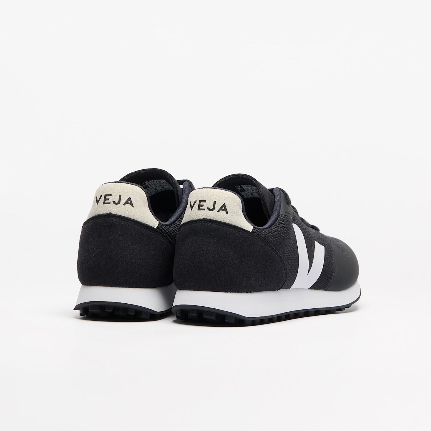 SDU B-MESH BLACK WHITE - VEJA DISCOUNT
