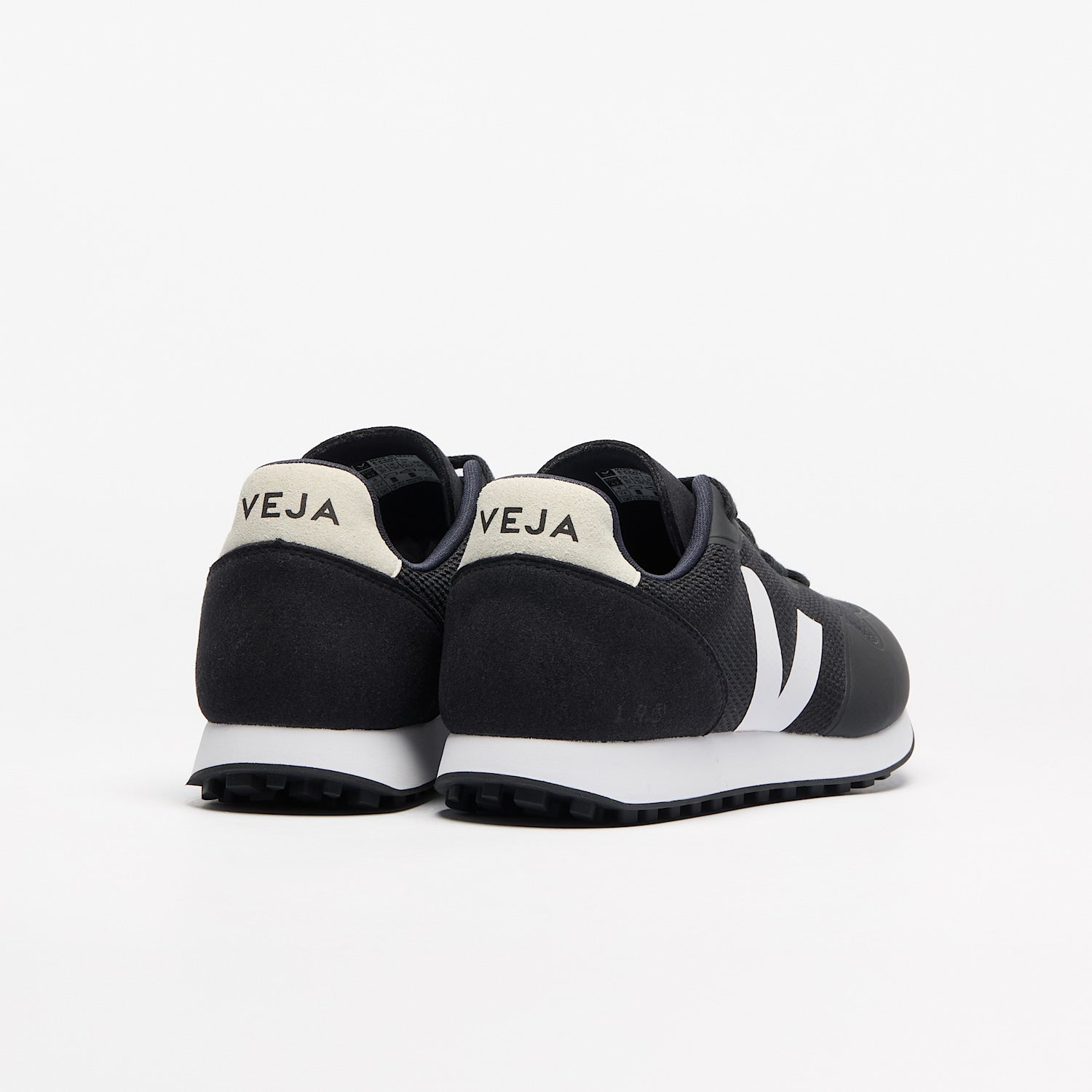 SDU B-MESH BLACK WHITE - VEJA DISCOUNT