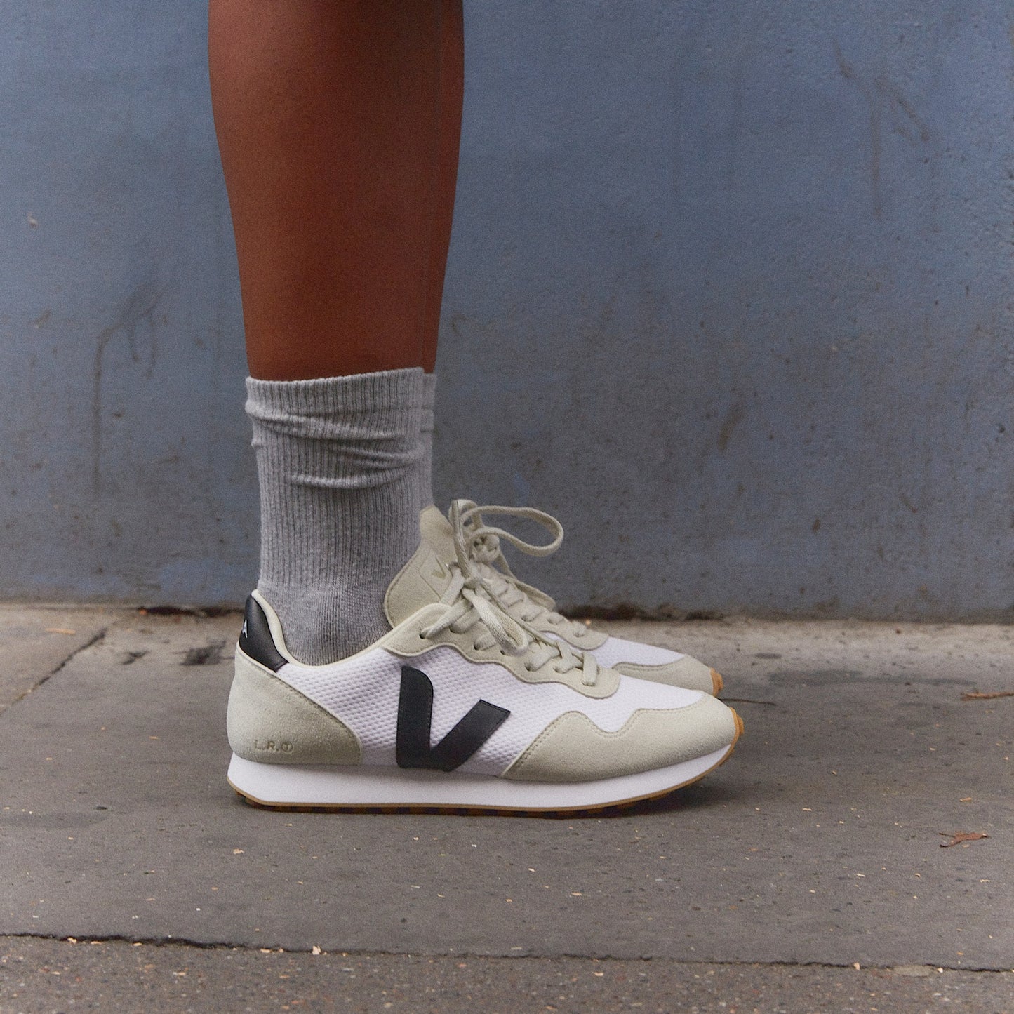 SDU ALVEOMESH WHITE BLACK PIERRE - VEJA ONLINE