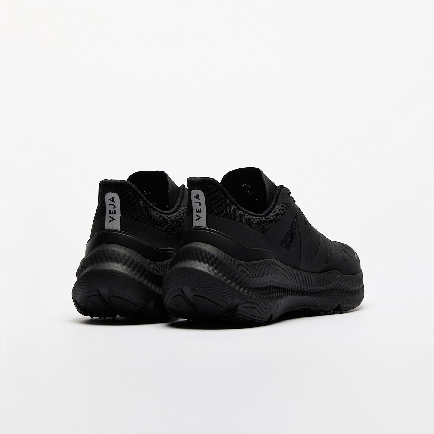 CONDOR 3 ADVANCED ENGINEERED-MESH FULL BLACK - VEJA SALE