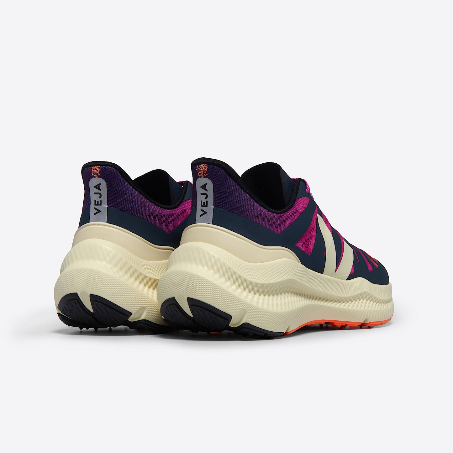CONDOR 3 ENGINEERED-MESH GRADIENT CALCAIRE NAUTICO - VEJA ONLINE