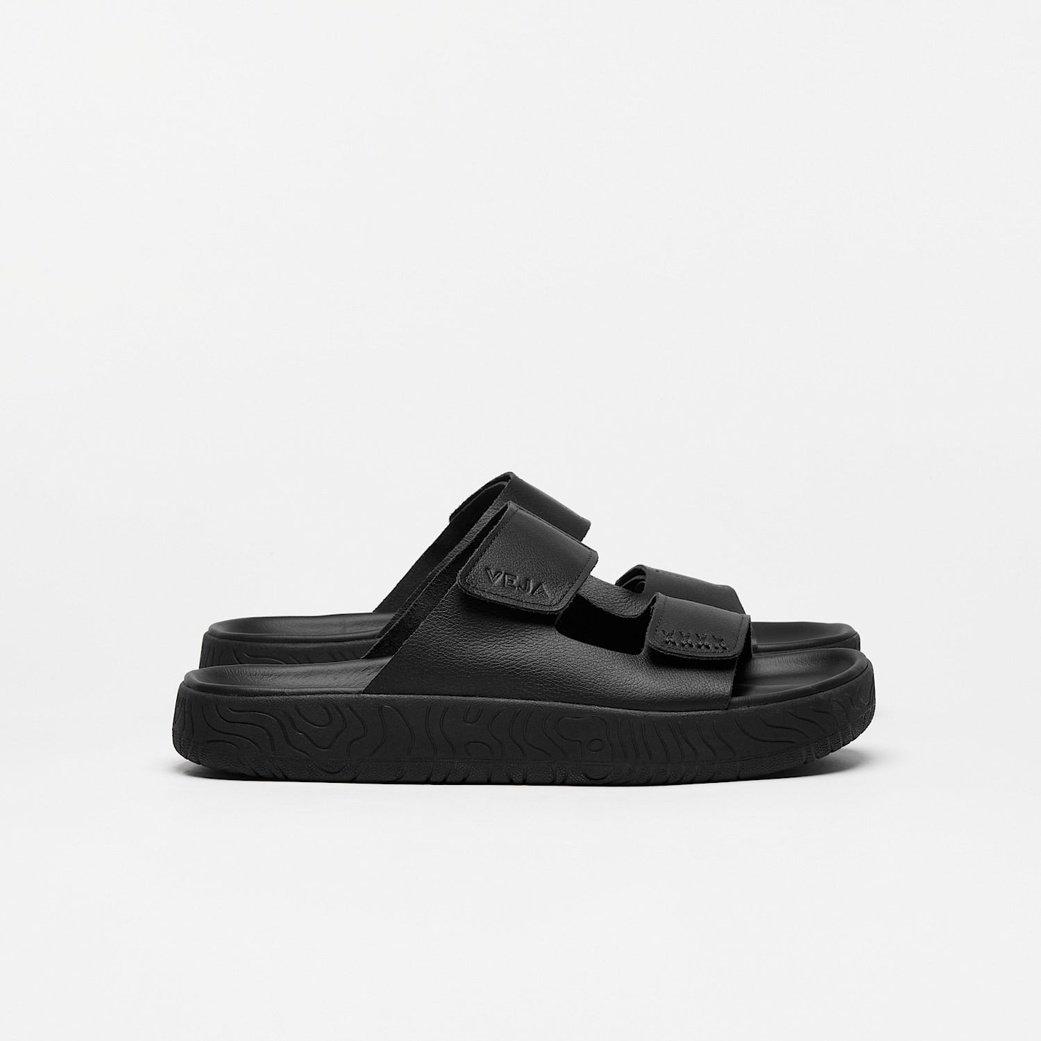 ETNA LEATHER FULL BLACK - VEJA NEAR ME