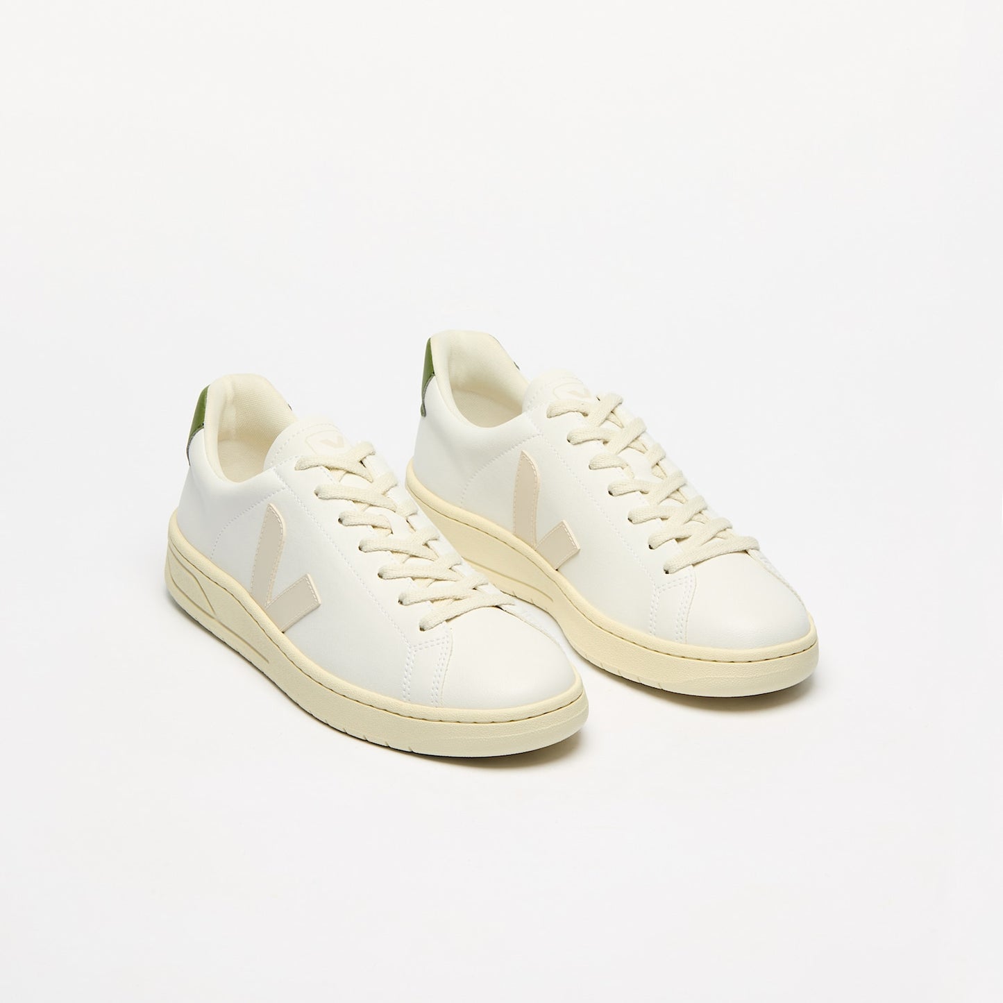 URCA CWL WHITE PIERRE KIWI - VEJA ON SALE