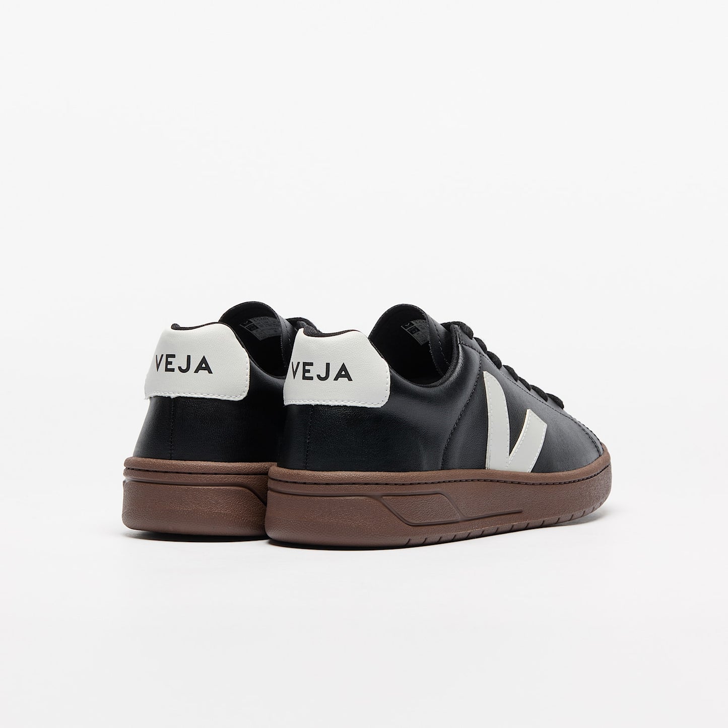 URCA CWL BLACK WHITE - VEJA US