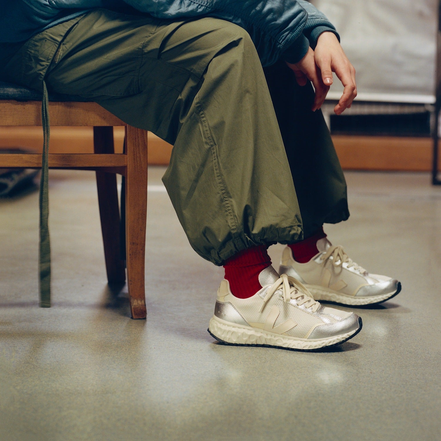 CONDOR ROYALE ALVEOMESH NATURAL PIERRE SILVER - VEJA ON SALE