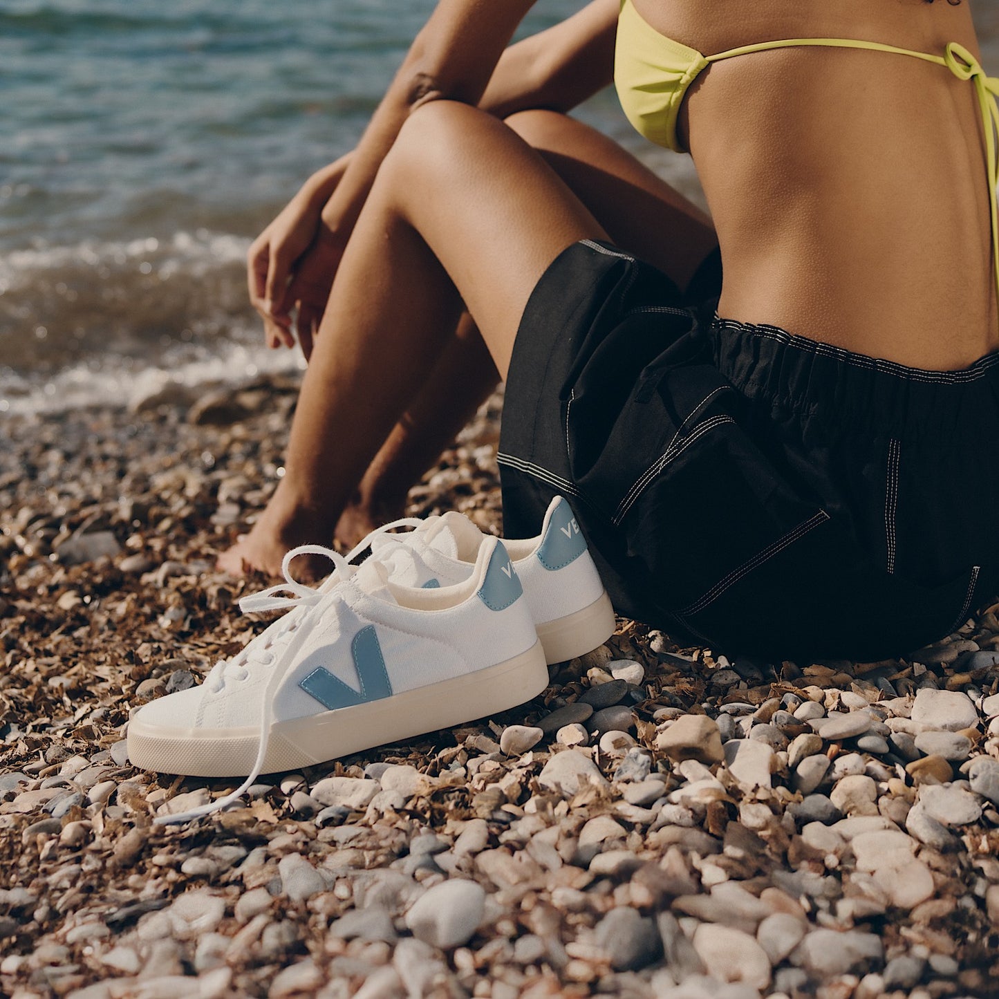 CAMPO CANVAS WHITE STEEL - VEJA ONLINE