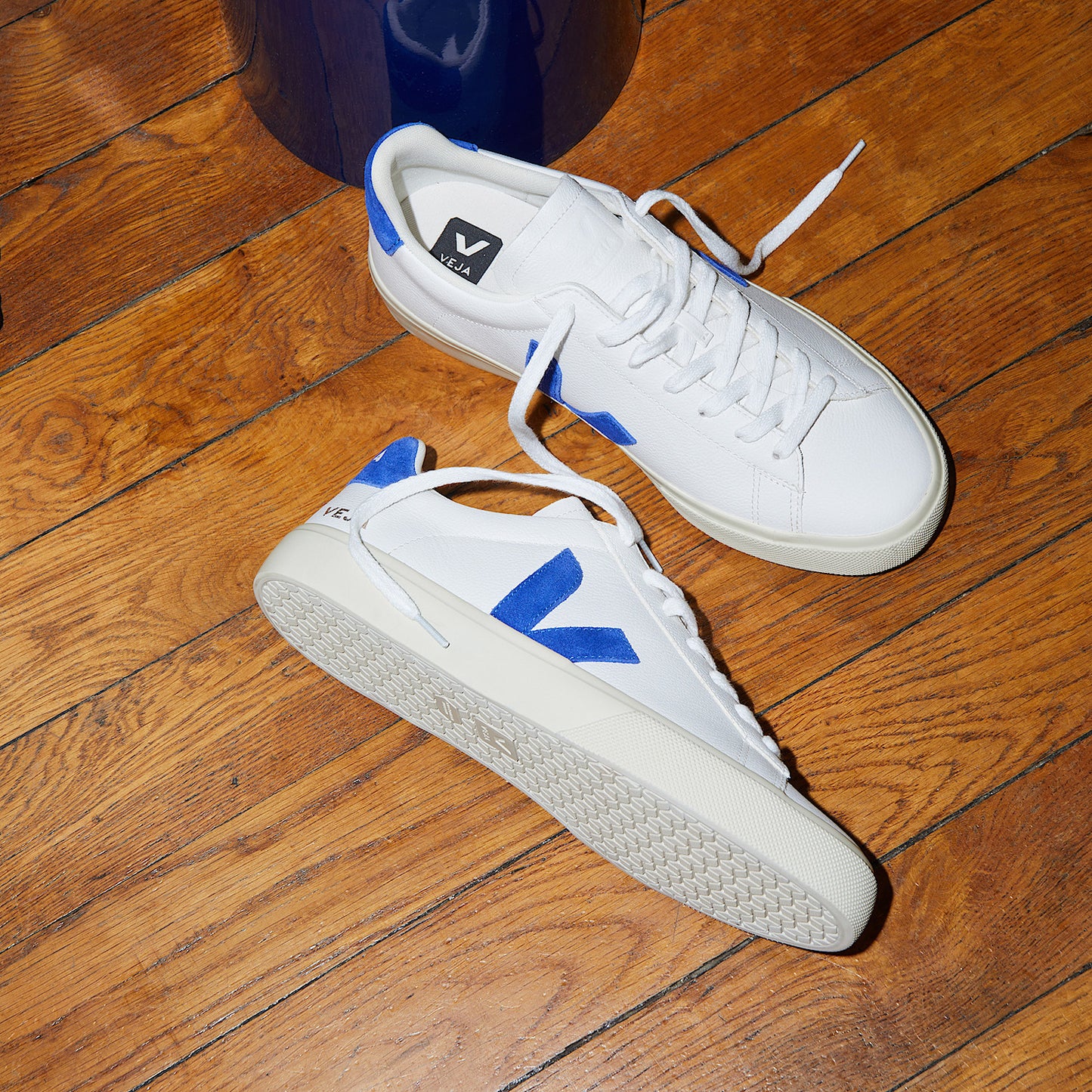 CAMPO LEATHER WHITE PAROS - VEJA FOR SALE