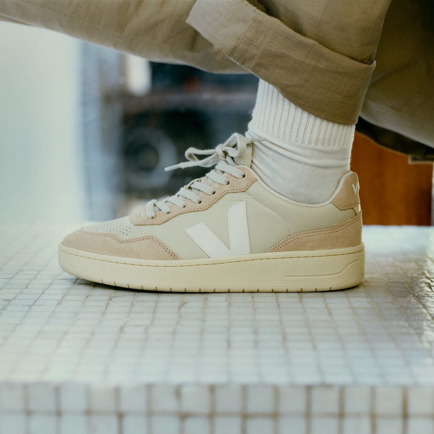 V-90 LEATHER PIERRE WHITE - VEJA ON SALE
