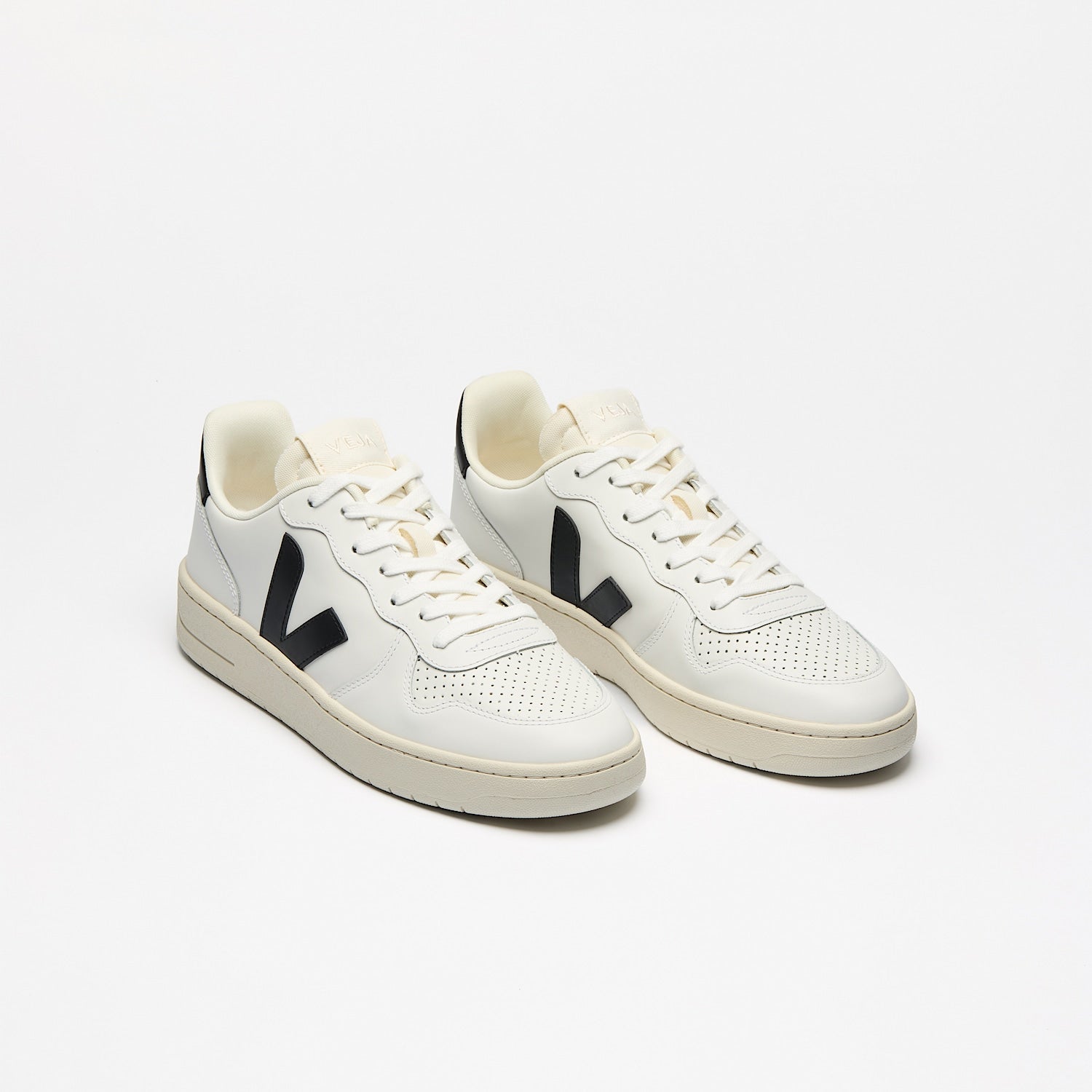 V-10 LEATHER WHITE BLACK - VEJA ONLINE