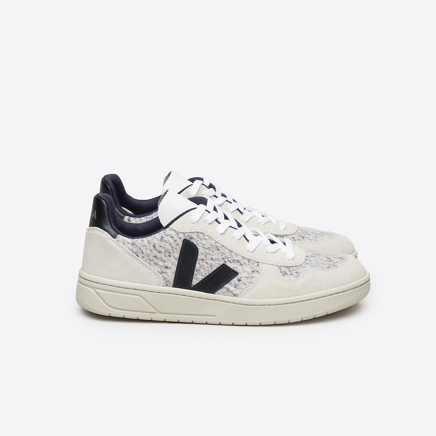 V-10 FLANNEL SNOW BLACK - VEJA SALE