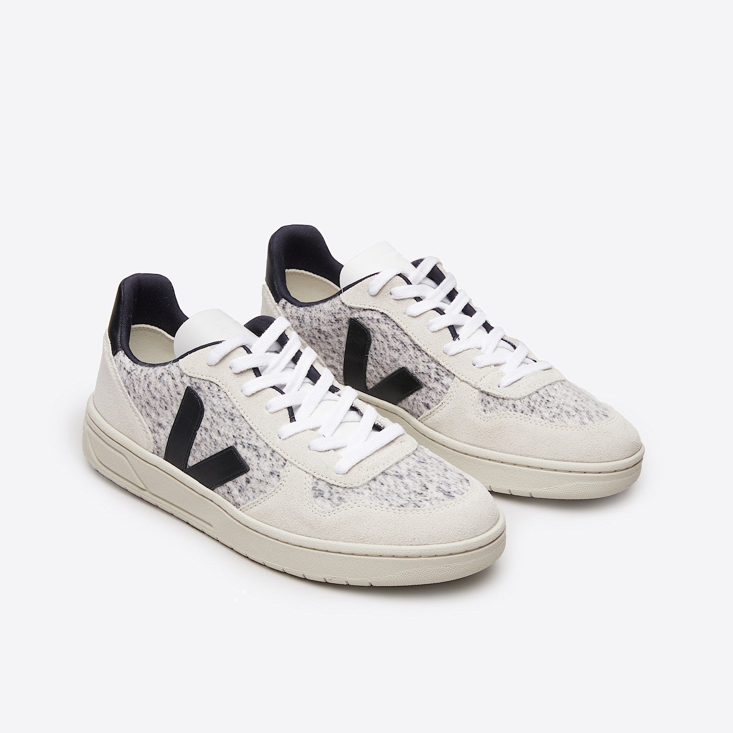 V-10 FLANNEL SNOW BLACK - VEJA SALE