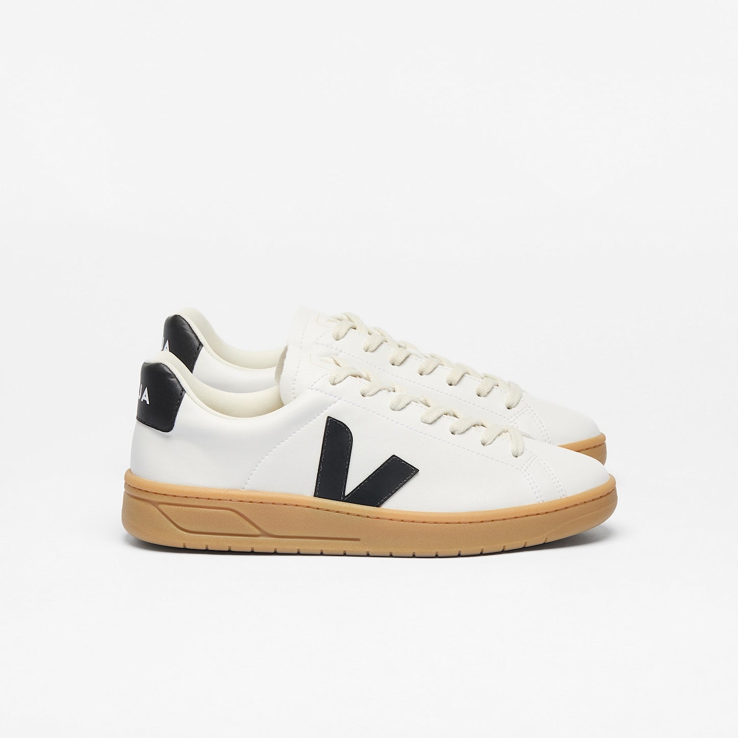 URCA CWL WHITE BLACK NATURAL - VEJA FOR SALE